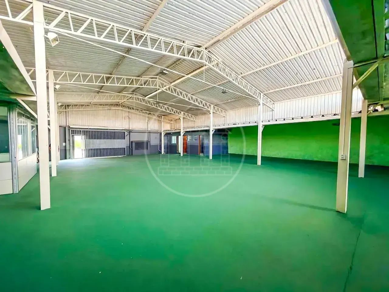 Galpão Comercial com 500m² para venda e locação no Socorro