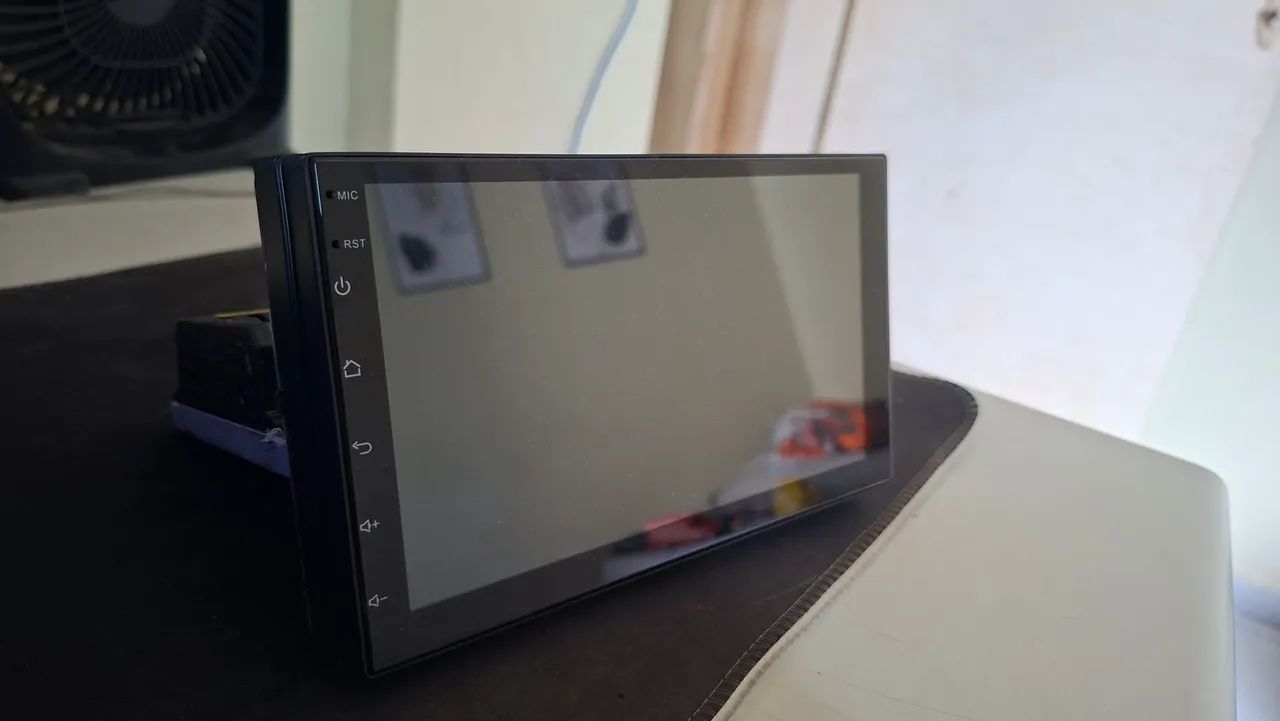 Multimidia  1 dim 7 polegadas 2gb RAM 32gb armazena android ( youtube,  Netflix e etc... )
