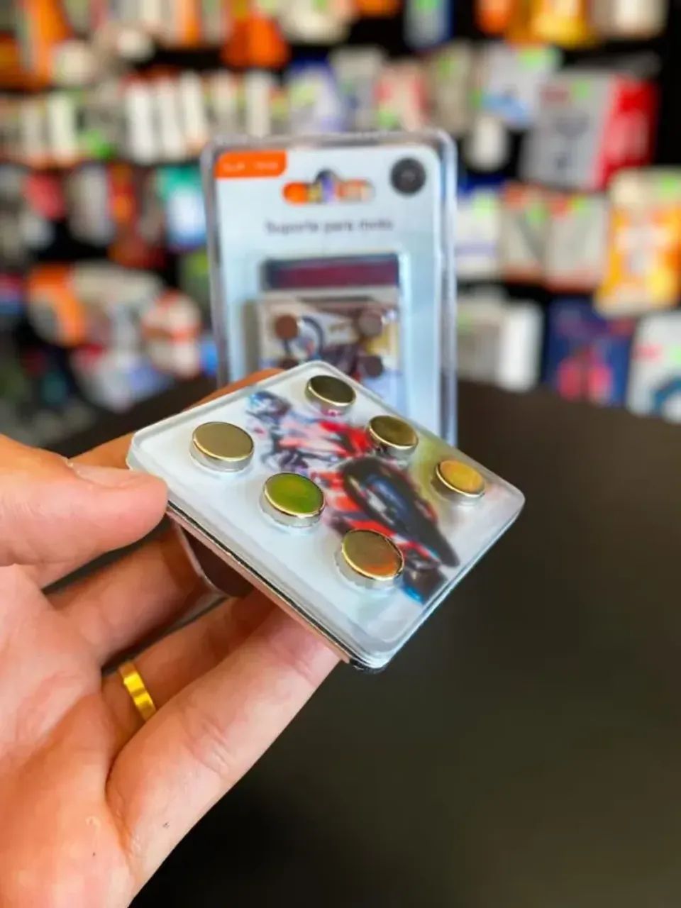 SUPORTE DE CELULAR PARA MOTO MAGNÉTICO COM 6 IMÃS - Foto 4