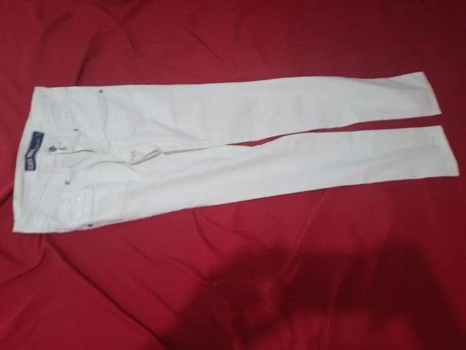 Calça jeans feminina branca número 36 - Foto 2