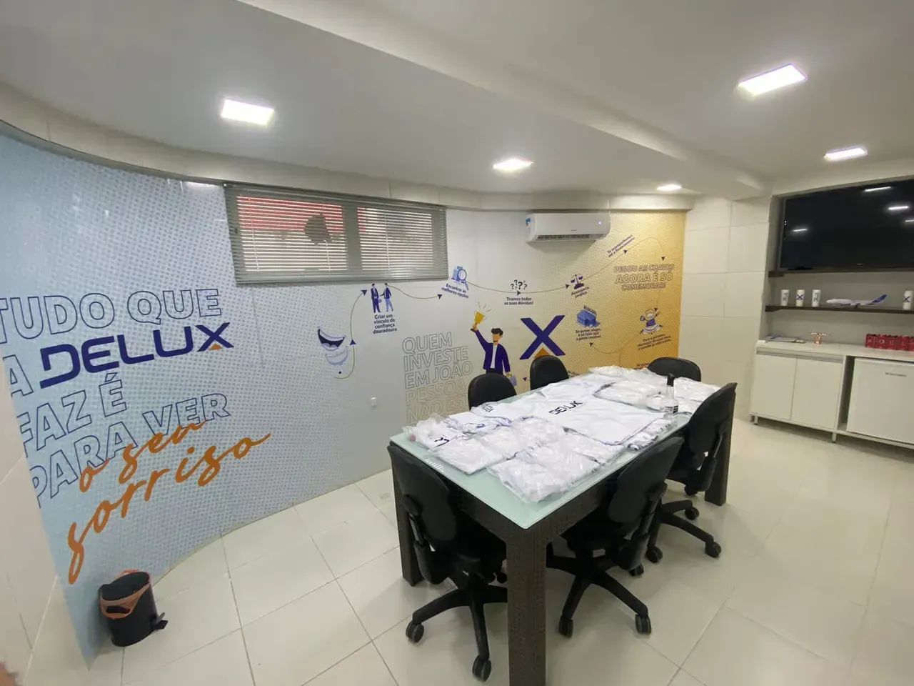 ALUGO - SALA 5 AMBIENTES - MANAIRA