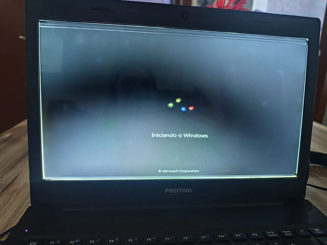 Notebook usado, funcionando, algumas teclas difíceis mas funciona bem. 