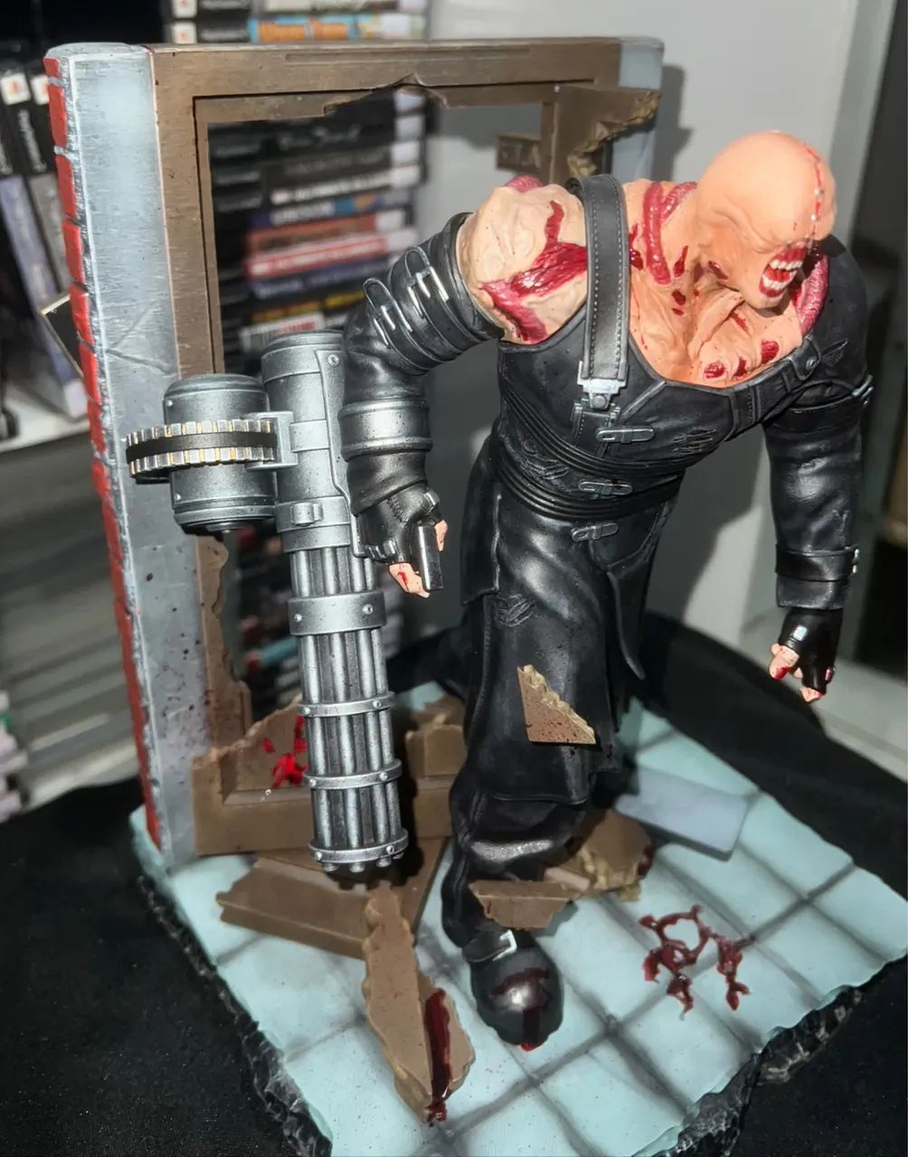 Boneco nêmesis resident evil  - Foto 2