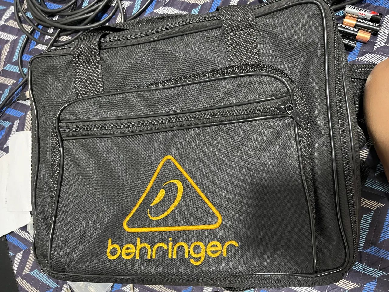 Mesa Behringer Xenyx X1204USB  - Foto 3