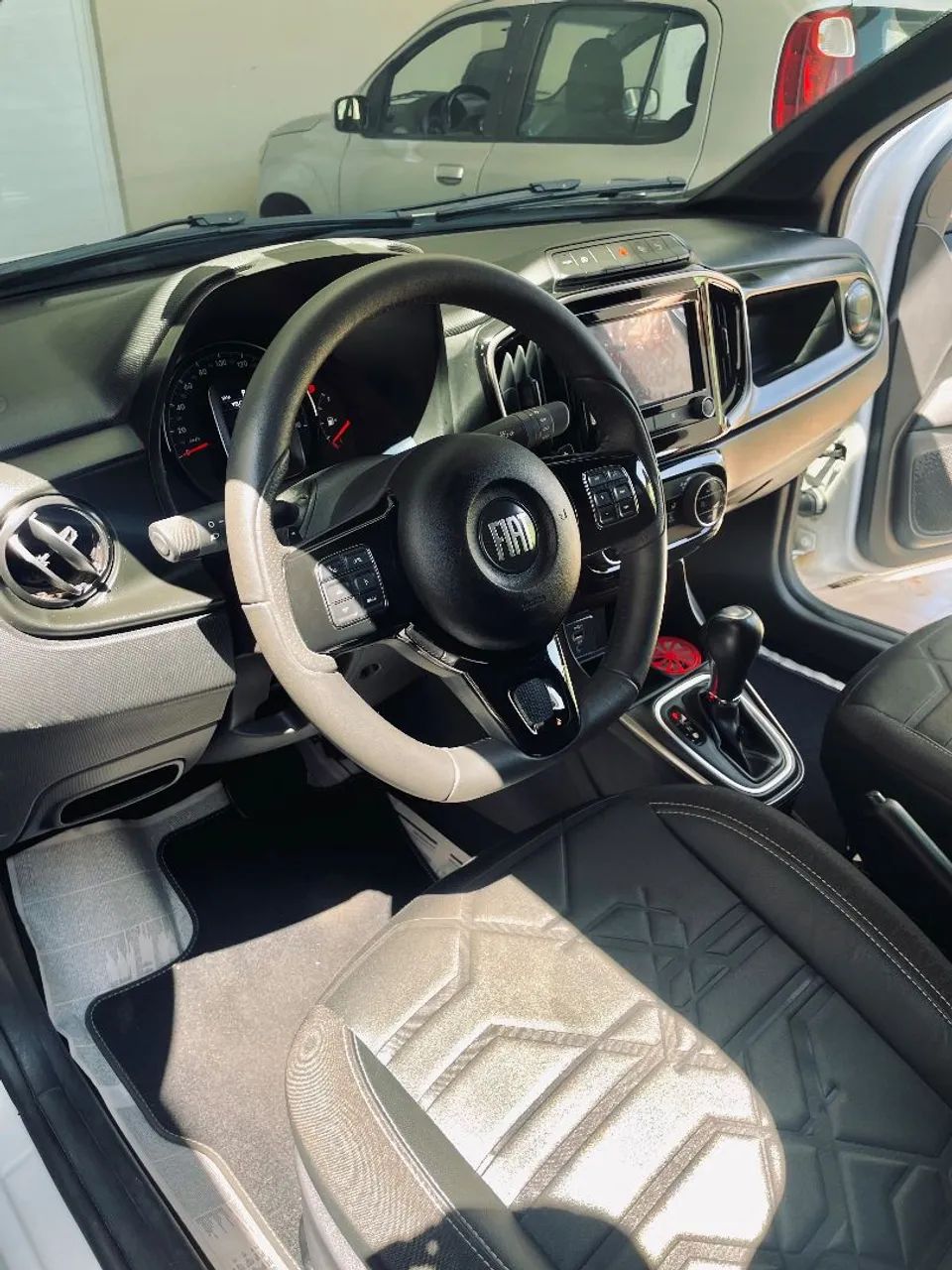 Fiat Strada Volcano 1.3 Flex 8V CD Aut. 2023 - Foto 2