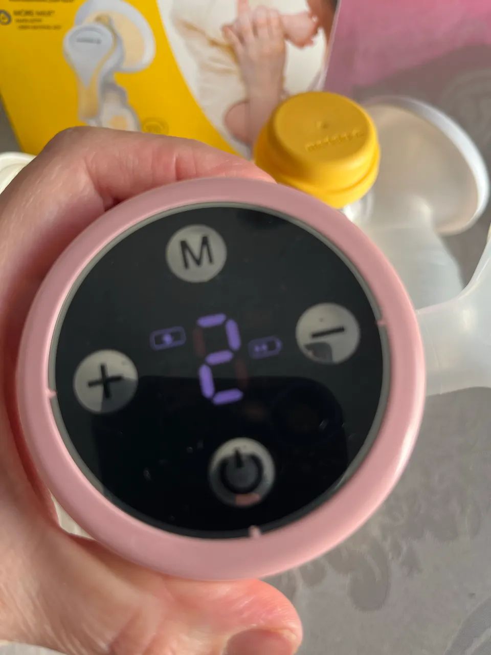 Extrator de leite medela manual + extrator elétrico  - Foto 4