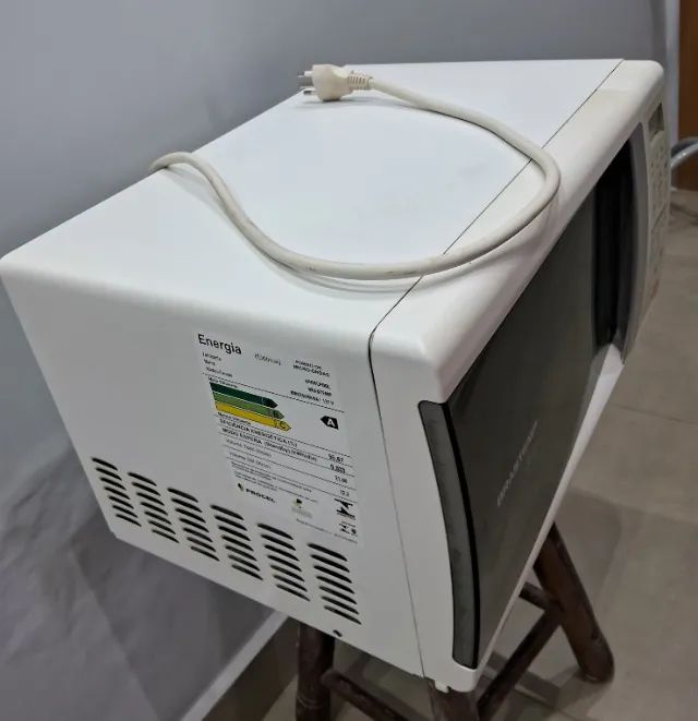 Vendo 01 Micro-ondas Brastempo 20 litros BM26A Usado - Foto 2