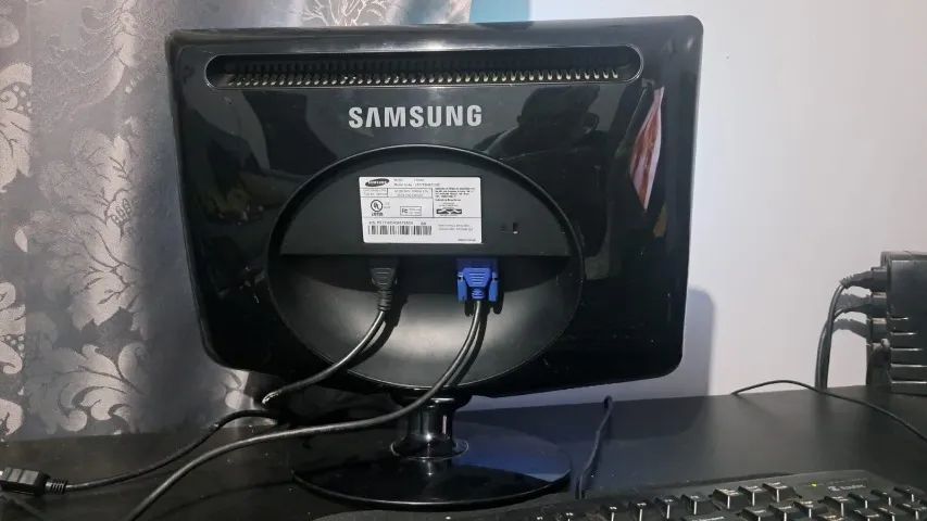 Monitor Samsung 732n Plus (Usado) - Foto 3