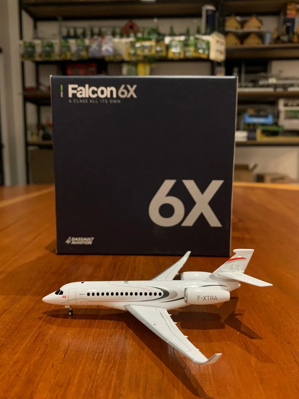 Miniatura Dassault Falcon 6X 1/200