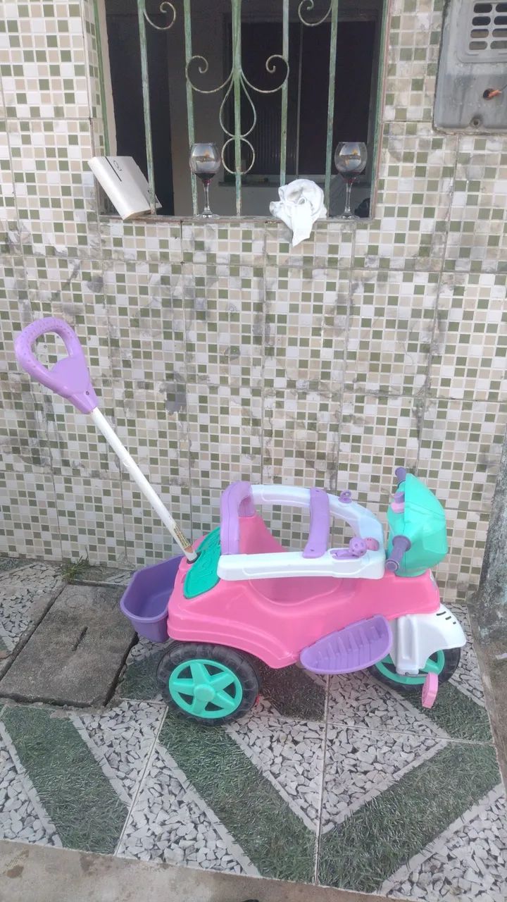 Vendo 1 bicicleta e 2 velocípede grande e pequeno - Foto 2