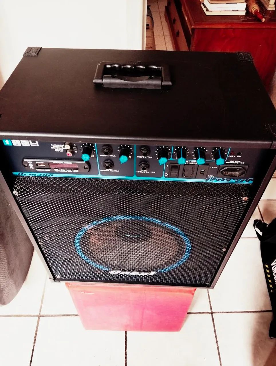 Vendo caixa amplificada 80w Oneal Bluetooth FM, USB 