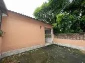 Ampla Casa fundos c/ 2 Quartos