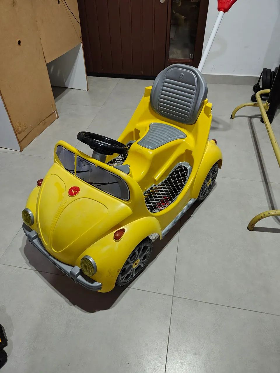 Carro de brinquedo infantil com pedal - Foto 3