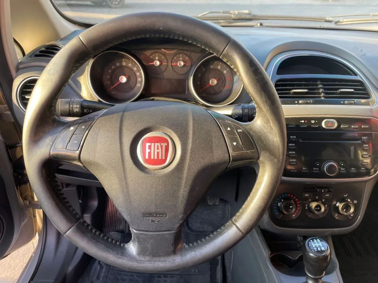 Fiat Punto Essence 1.6 Flex 16V 5P 2016 - Foto 5