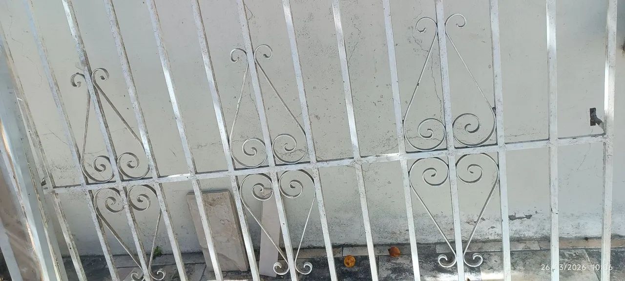 Vendo uma grade de ferro para janela de um 150/120 