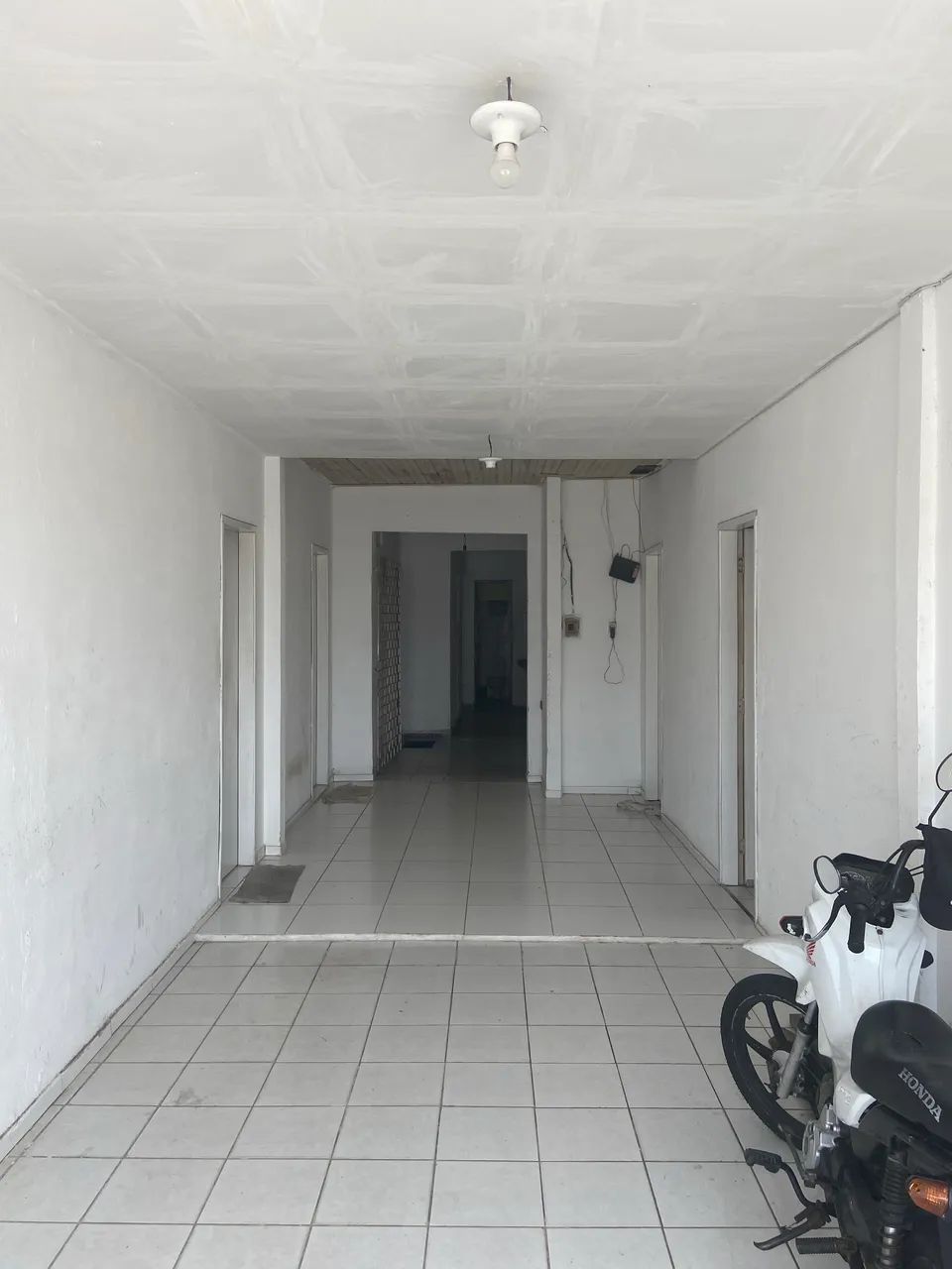 Quarto individual para homem solteiro. (sem mobília) 