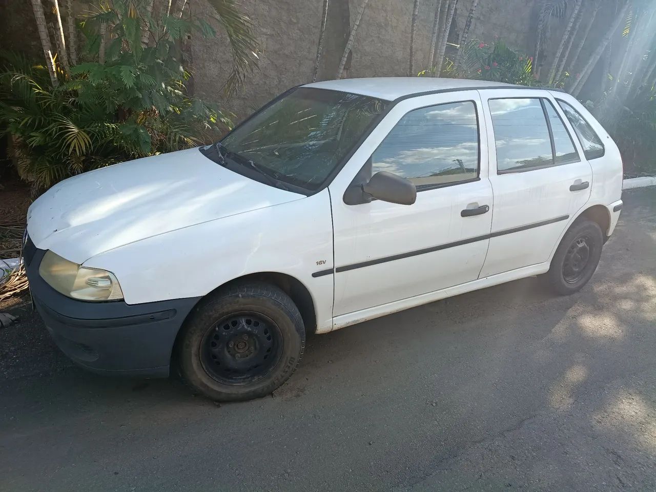 Volkswagen Gol Gol 1000 Mi 16V/ Ouro 4p 2000
