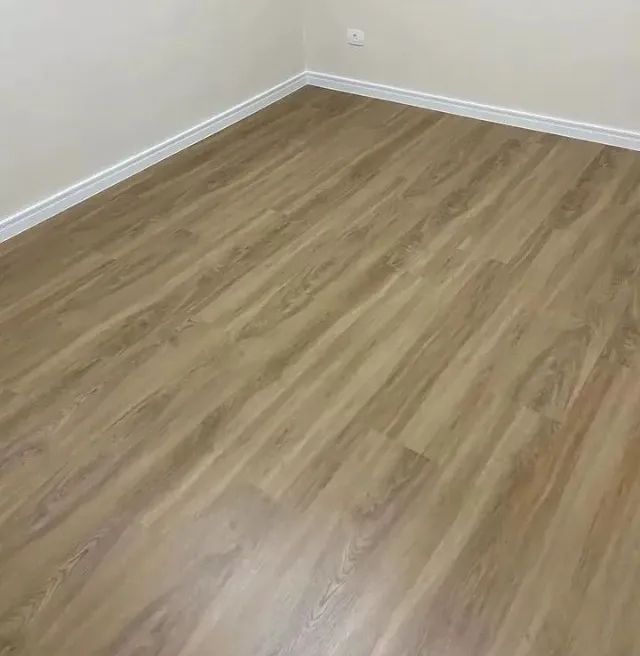 Instalador de Piso Vinílico e Rodapé - Foto 4