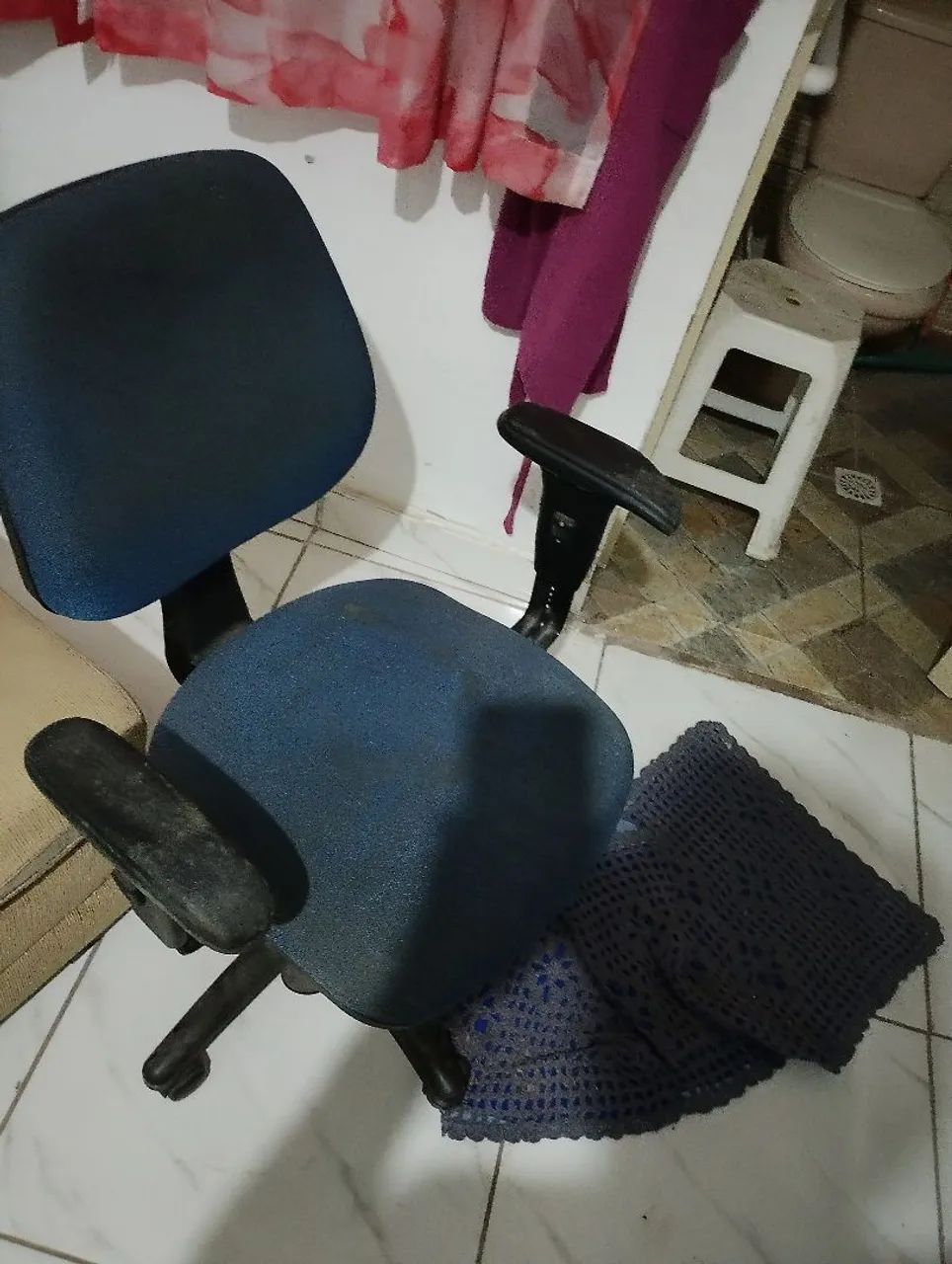 Cadeiras diversas 60,00 cada - Foto 2