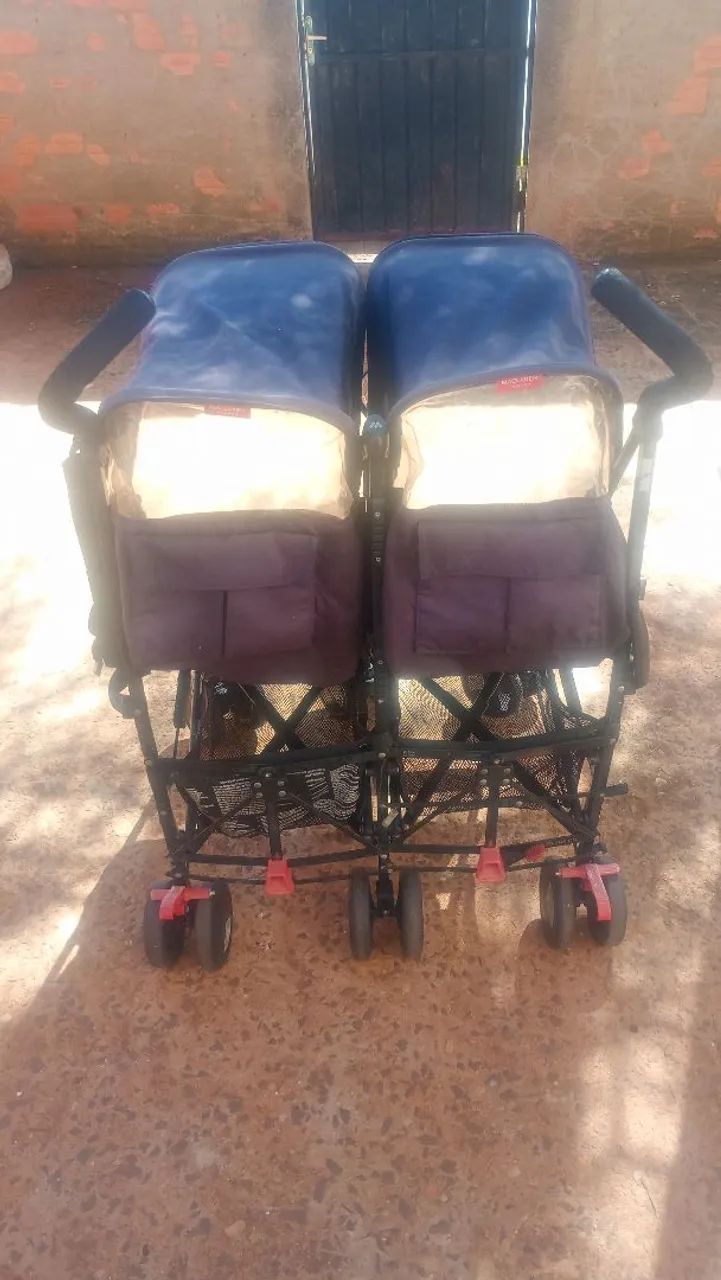 Carrinho de bebê Maclaren para gêmeos  - Foto 2