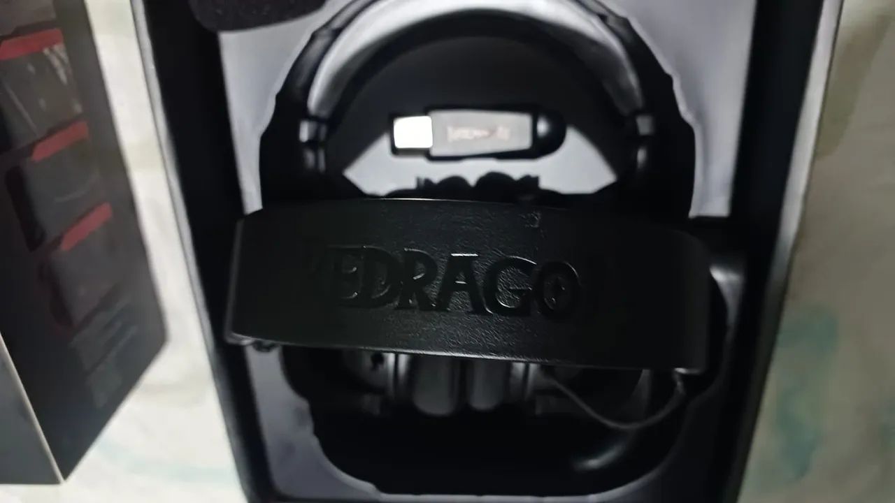 Headset Redragon Zeus Pro Wireless 7.1   - Foto 3