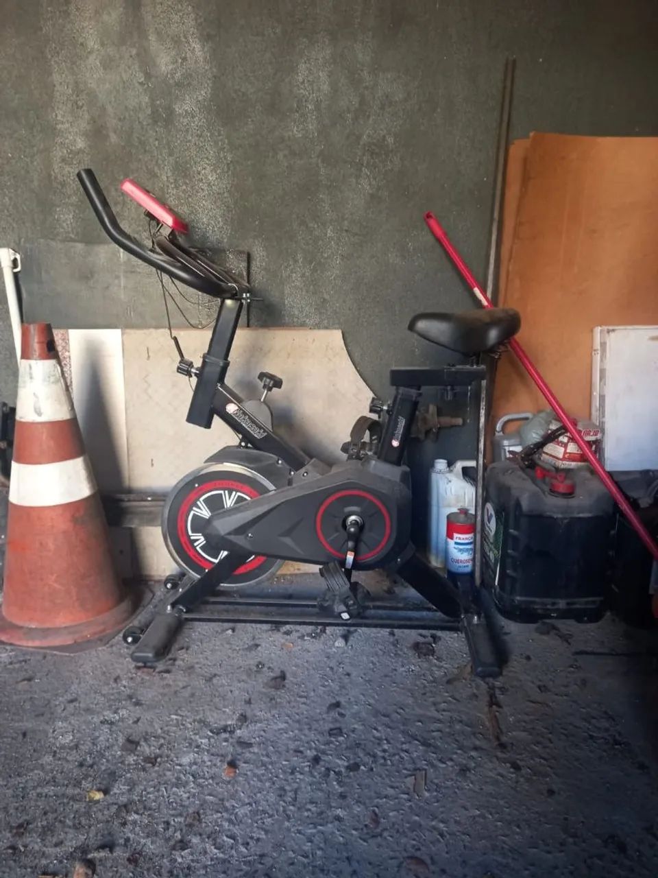 Vende-se bicicleta ergométrica 