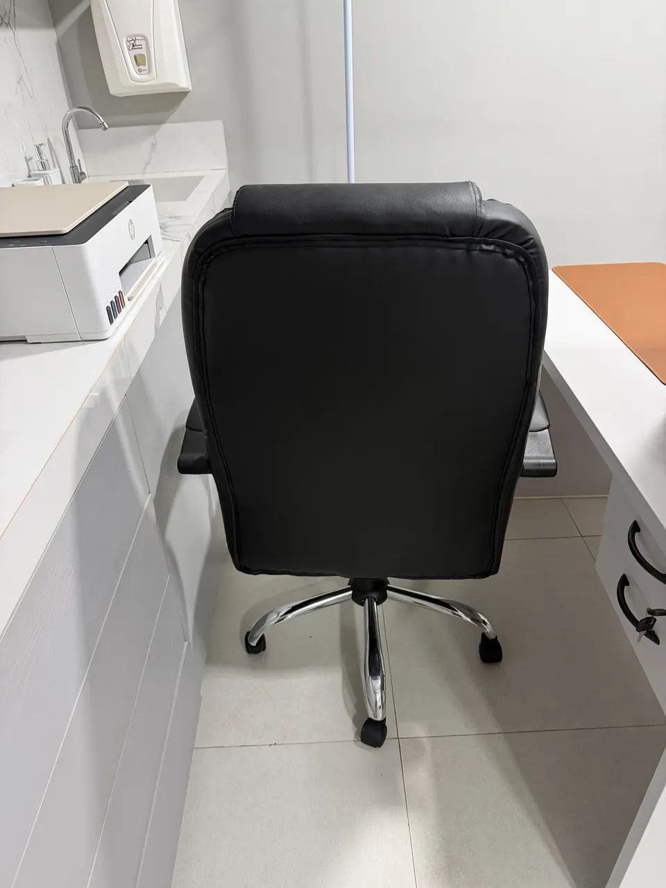 Cadeira Executiva Presidente Preta - Foto 2
