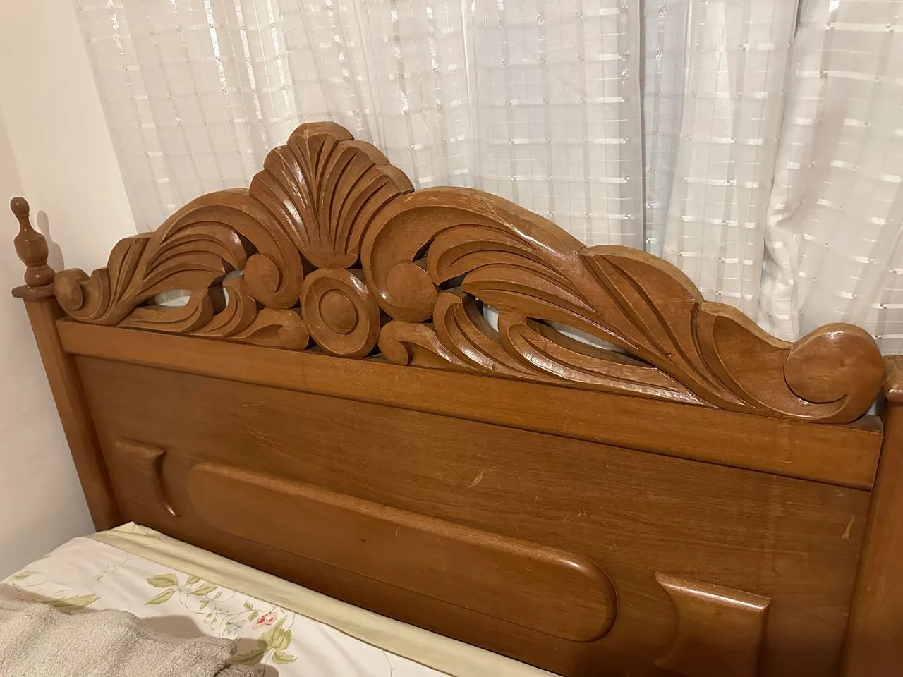 Cama de casal de madeira maciça com colchão  - Foto 2