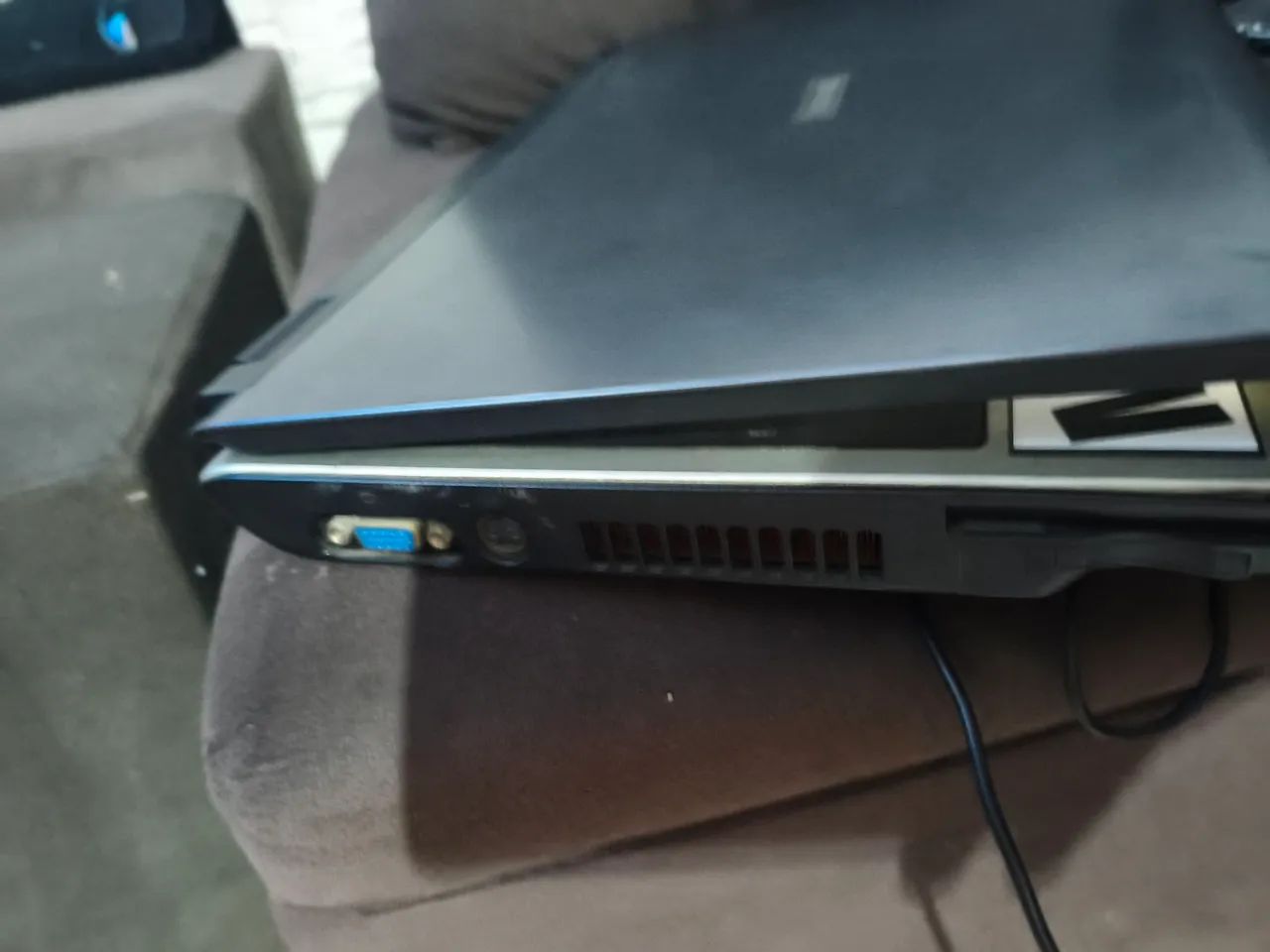 Notebook Toshiba 2gb ram Intel 250 gb HD leiam anúncio  - Foto 4