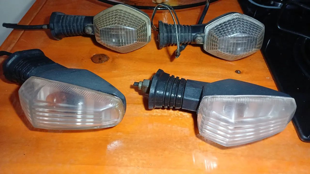 Piscas e par de retrovisor bandit 650s - Peças para motos