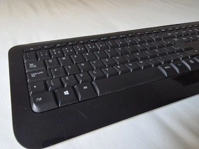 Kit Teclado e Mouse Sem Fio - Microsoft Desktop 800 - Foto 2