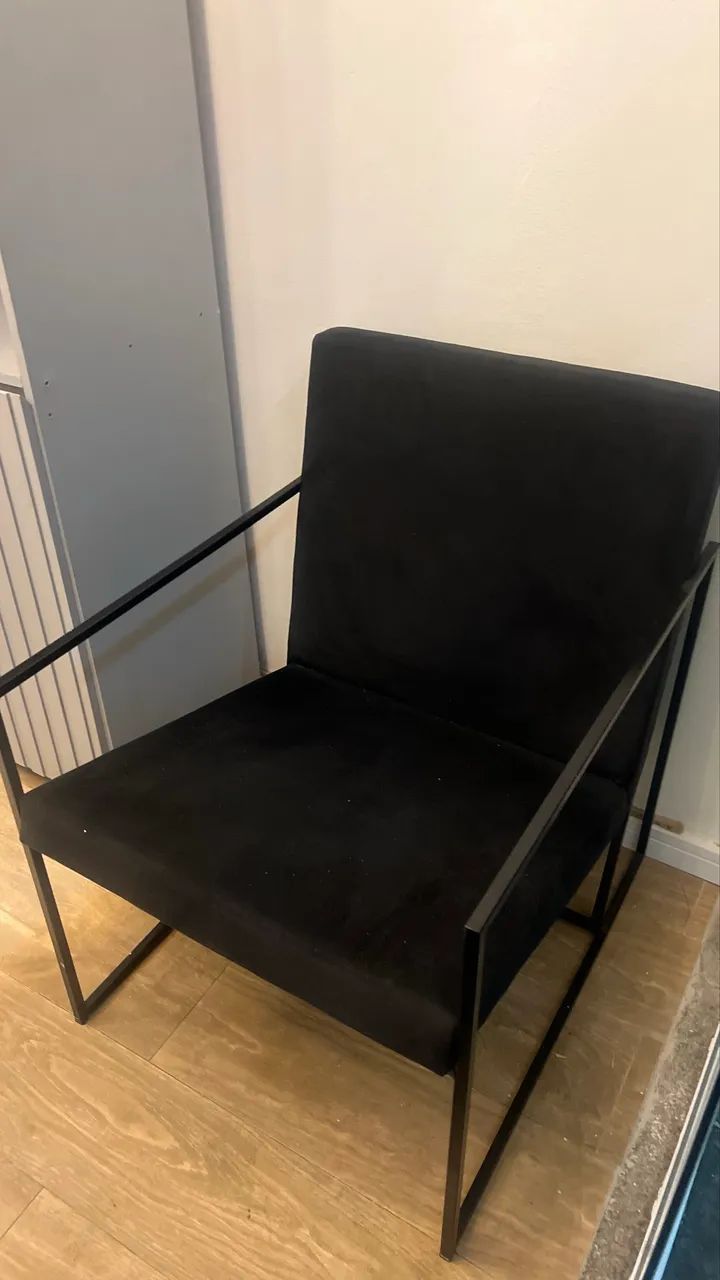 Vendo duas poltronas na cor preta  - Foto 3