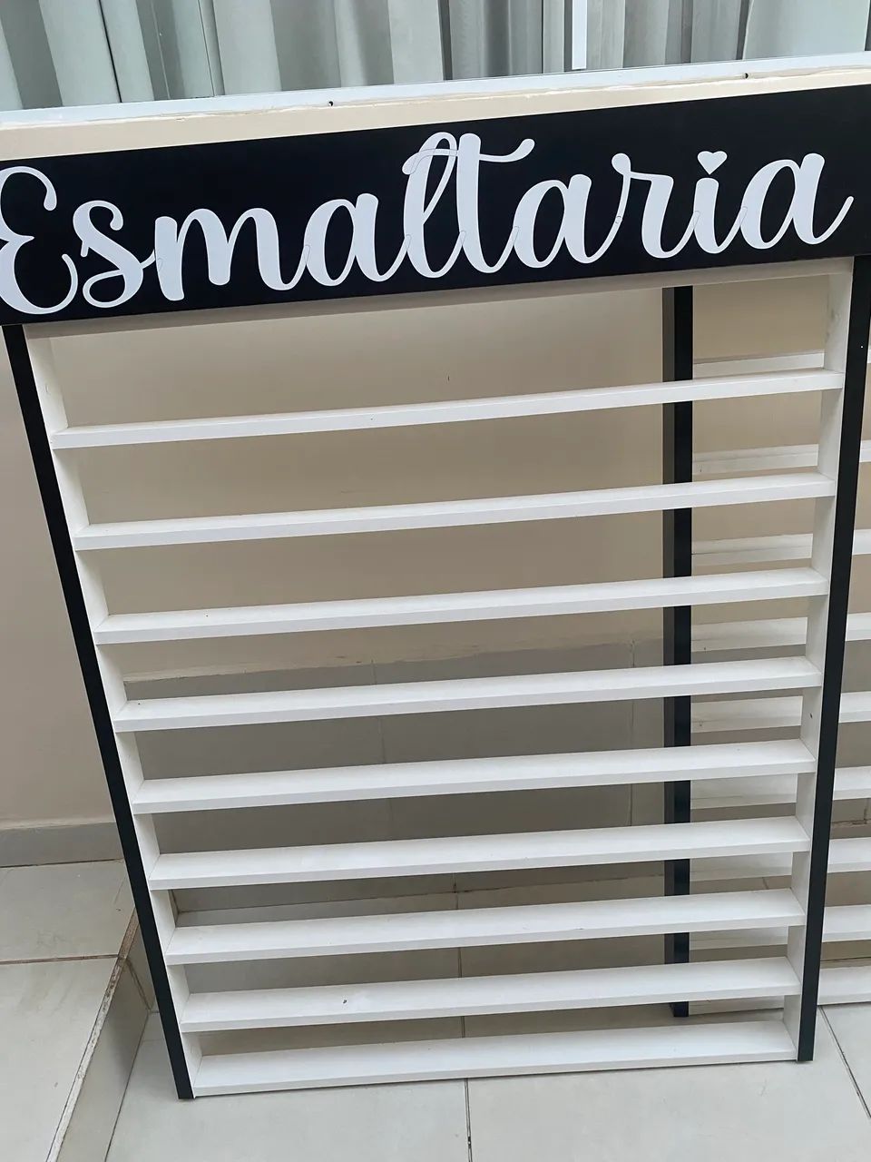 Esmalteria (porta esmalte)