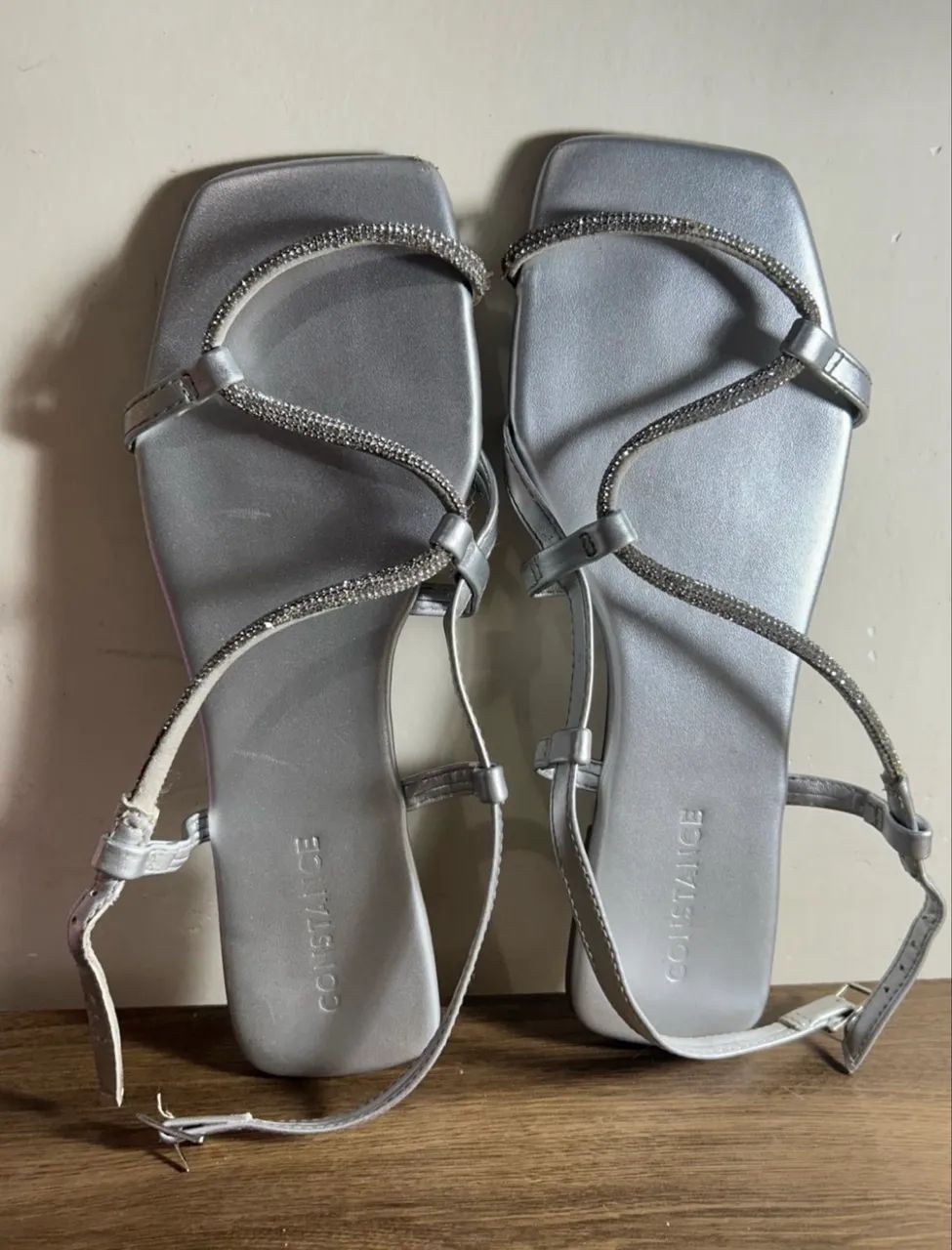 sandalia constance prata strass