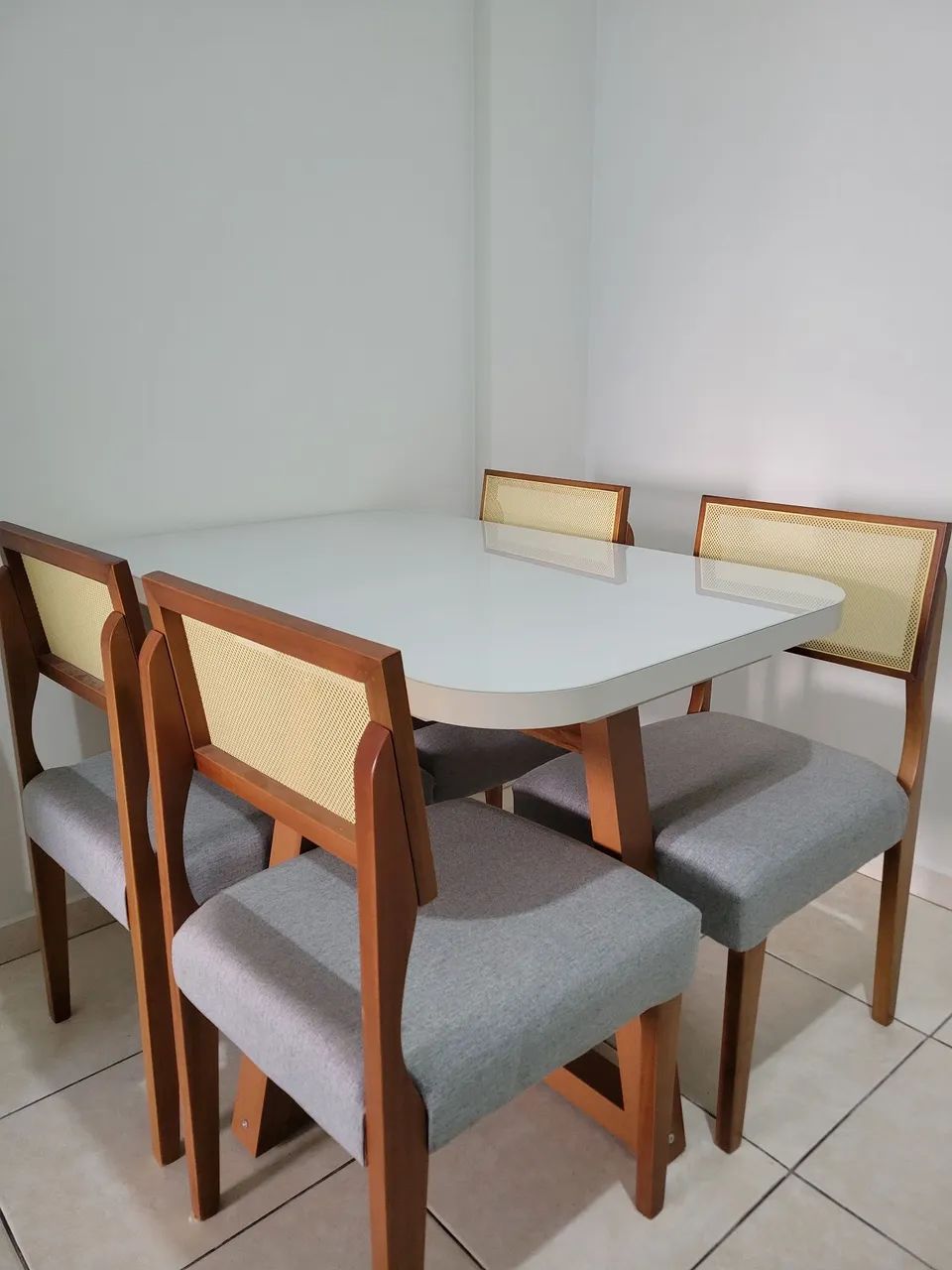 Mesa 4 cadeiras