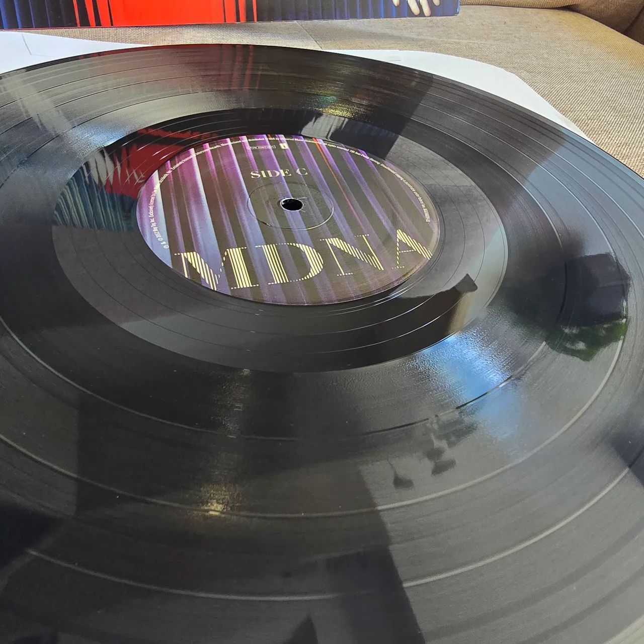 LP Vinil Madonna MDNA Duplo - Foto 4