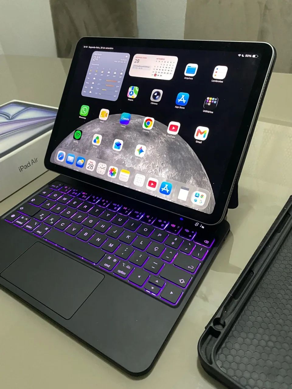 iPad Air 11" M3 128GB Cinza-espacial + Capa com Teclado - Impecável  - Foto 4