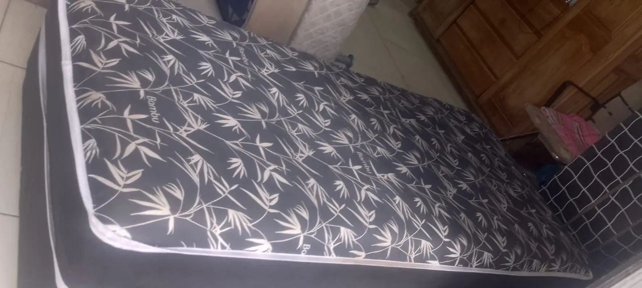 Cama Box Solteiro Mola com Espuma - Com Pés (ENTREGA GRÁTIS)