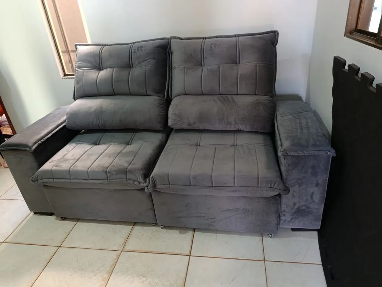 Sofá havana retrátil reclinável duplo Molejo com molas ensacadas tecido veludo - Foto 2