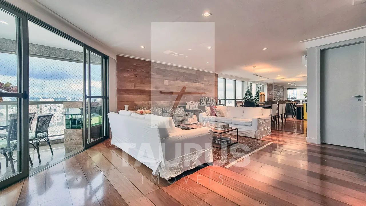 Apartamento para comprar com 3 suites e 3 vagas, em Moema, São Paulo-SP.