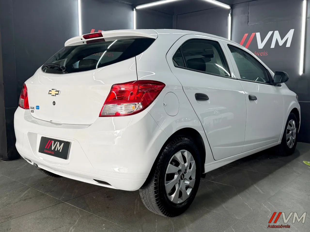 Chevrolet Onix JOY Hatch 1.0 8V Flex Mec. 4P 2018 - Foto 4