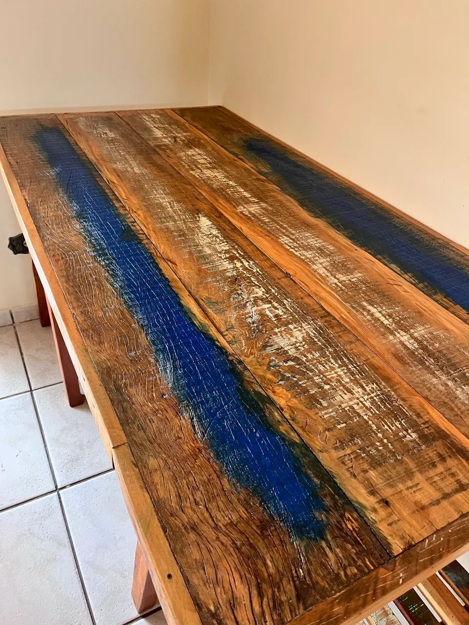 Rustic Wooden Table417147147257139201
