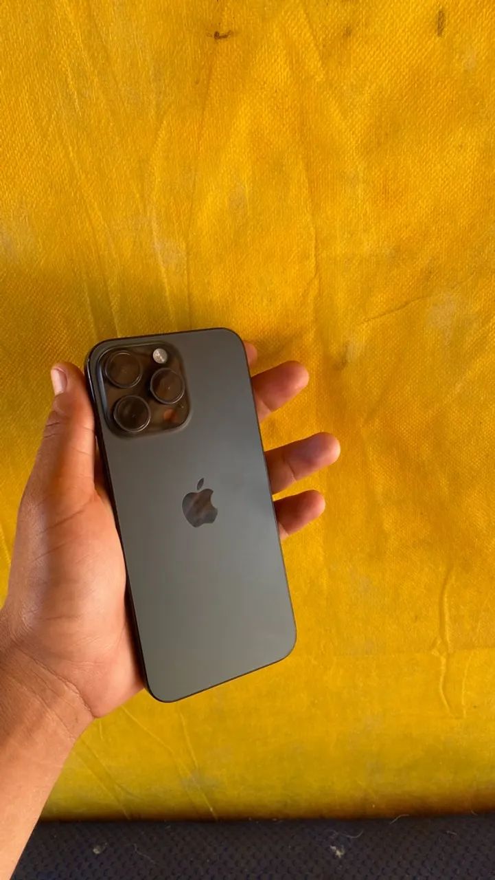 VENDO IPHONE 15 pro max 