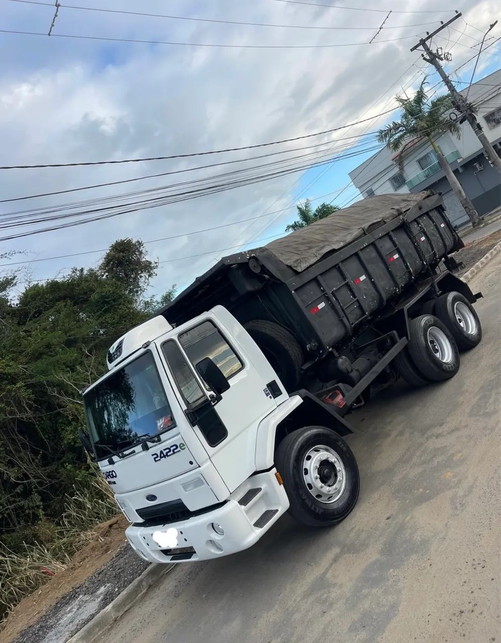 Caminhão Caçamba 