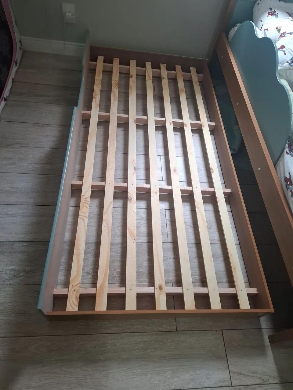 *Doação ** Cama auxiliar solteiro , ler anuncio