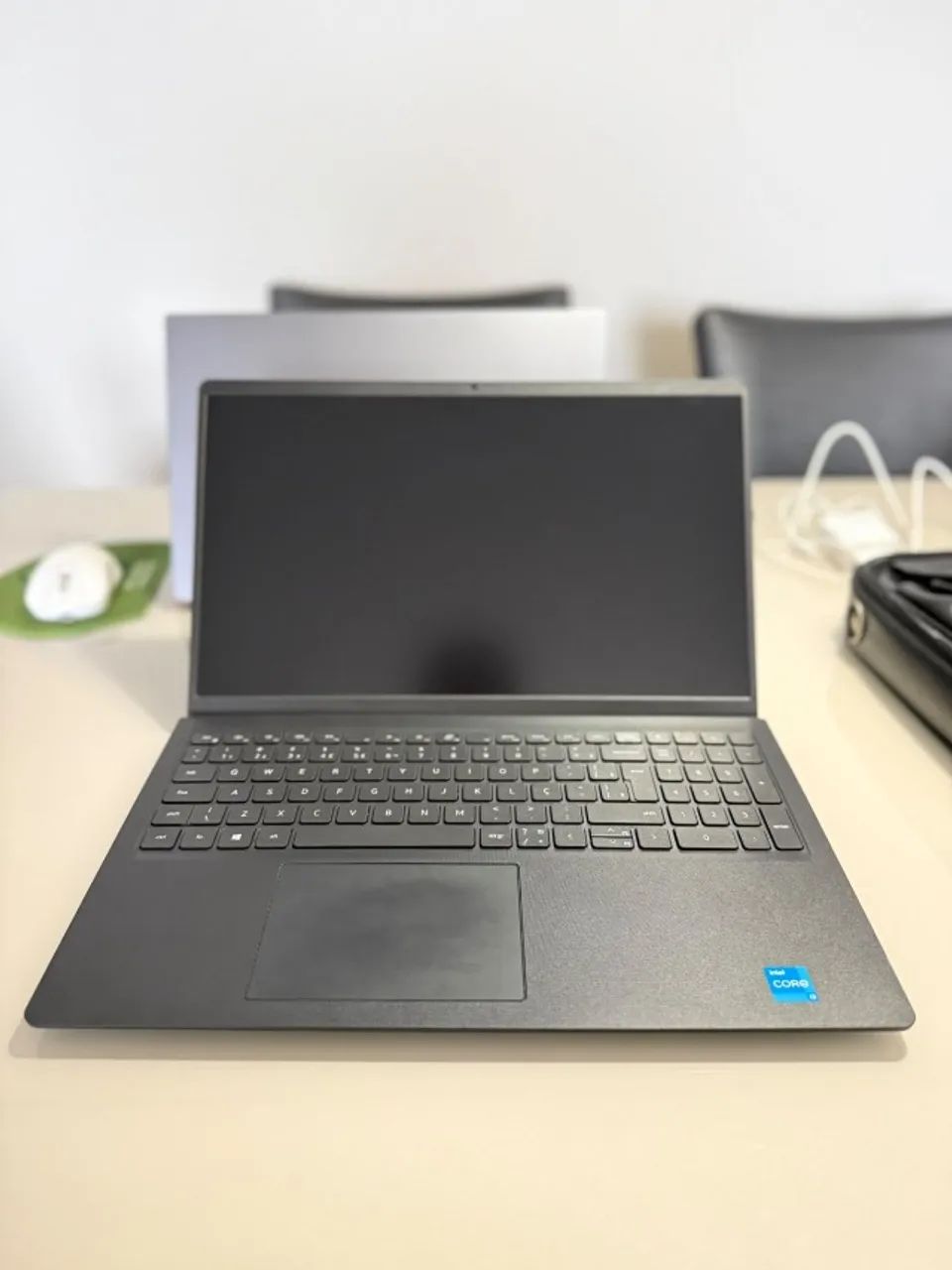 DELL VOSTRO 15 3510 ? i3 11ª GERAÇÃO | 8GB | SSD NVMe 256GB