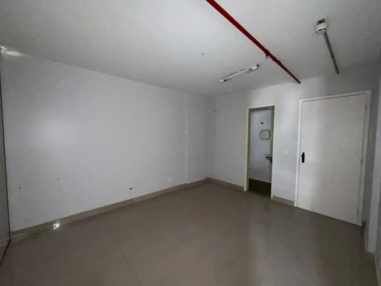 ALUGUEL  SALA COMERCIAL NO SETOR DE RÁDIO E TV SUL - Foto 4