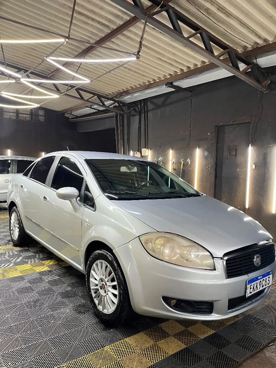 Fiat Linea LINEA ABSOLUTE 1.9/1.8 Flex Dualogic 4p 2010