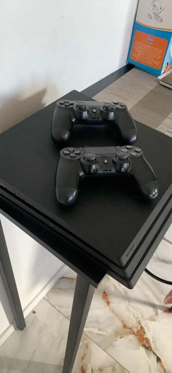 Ps4 pro com 2 controles  - Foto 4