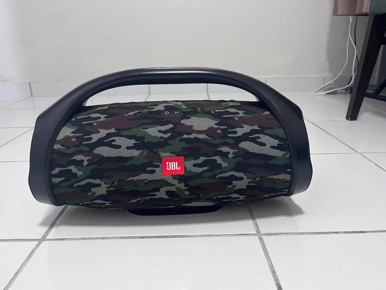 JBL BOMBOX